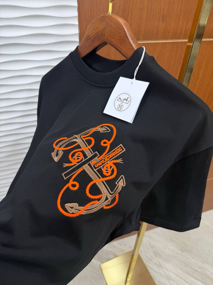 HERMES Nakış Detaylı Siyah Tişört
