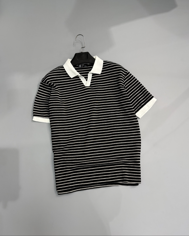 Siyah beyaz polo yaka 