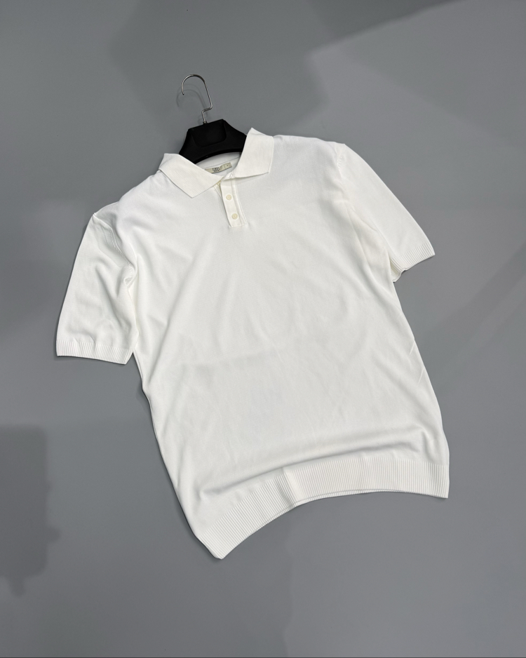 Beyaz triko polo yaka 