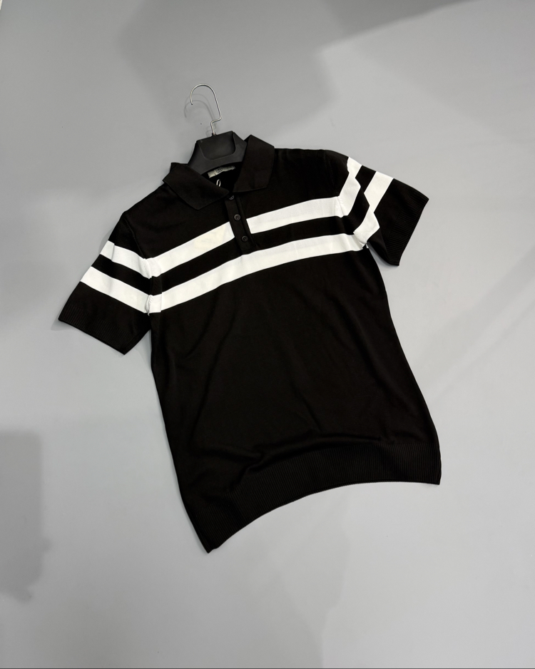 Siyah beyaz polo yaka 