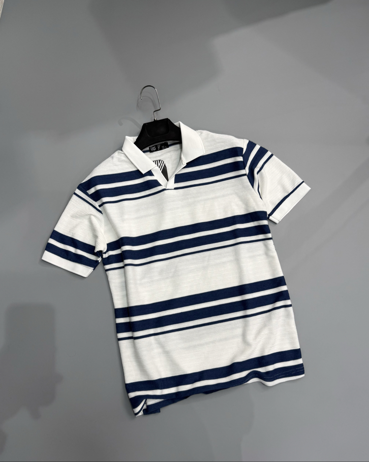 Beyaz lacivert polo yaka 