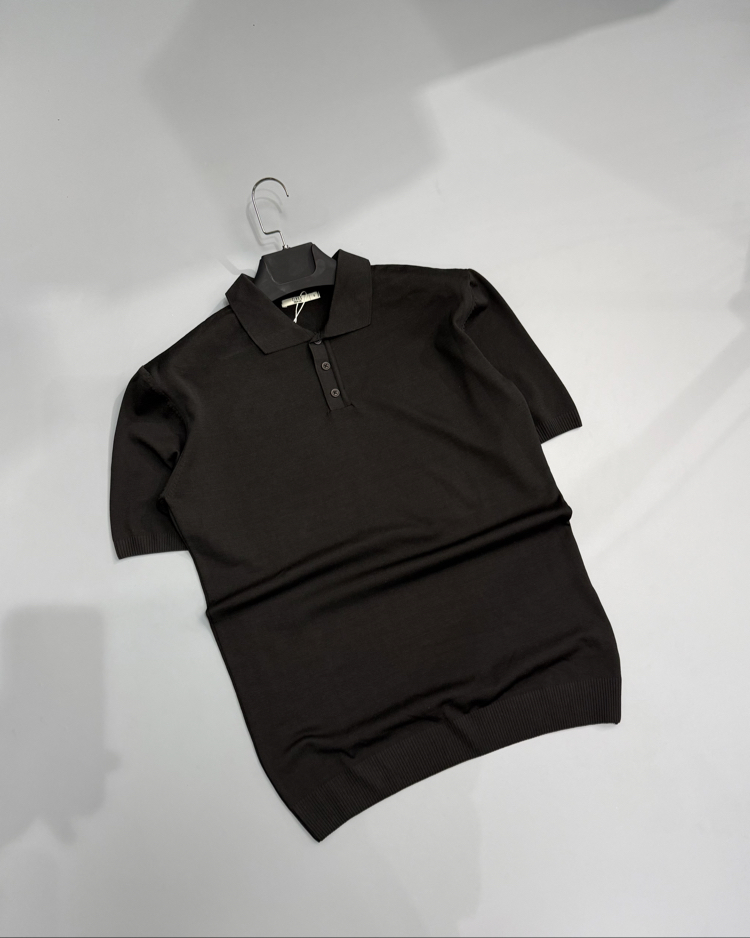 Siyah triko polo yaka