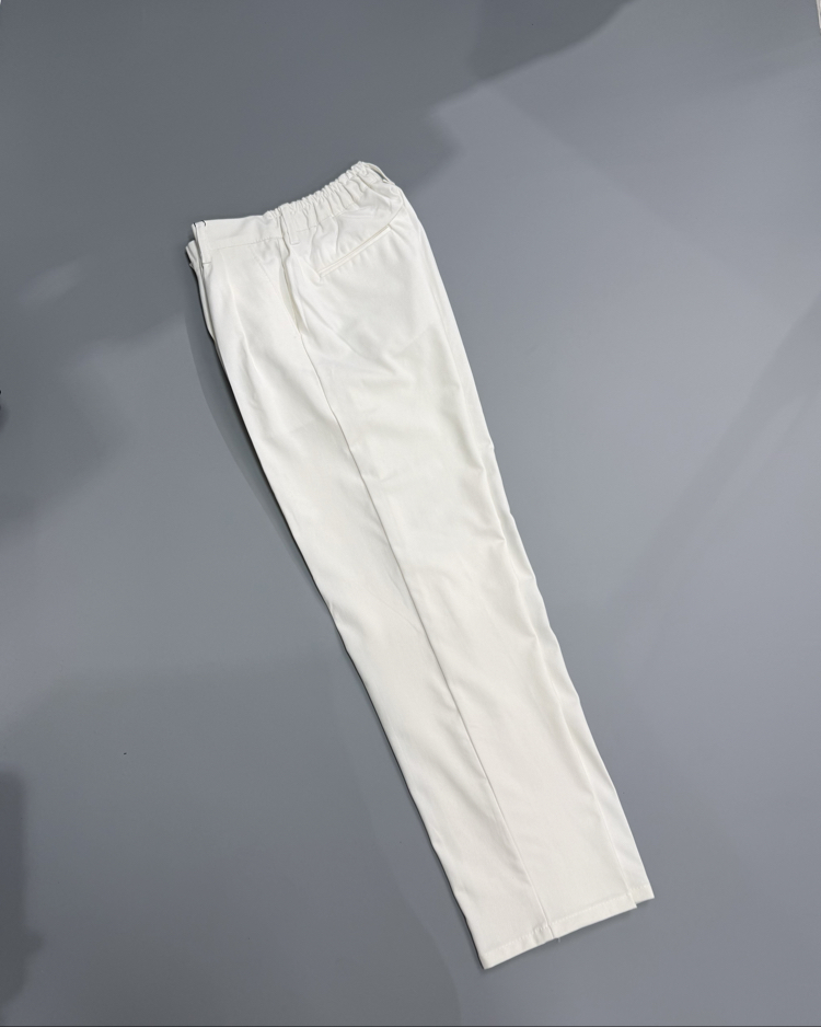 Beyaz baggy pileli kumaş pantolon