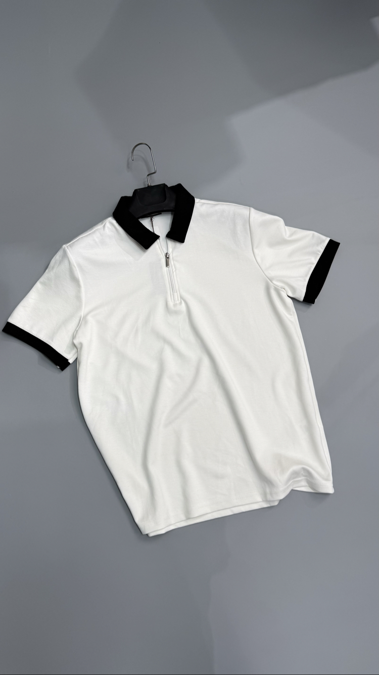 Beyaz siyah fermuar polo yaka 