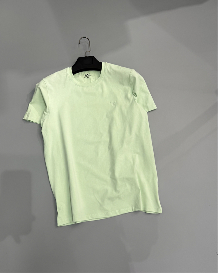 Açık yeşil T-shirt