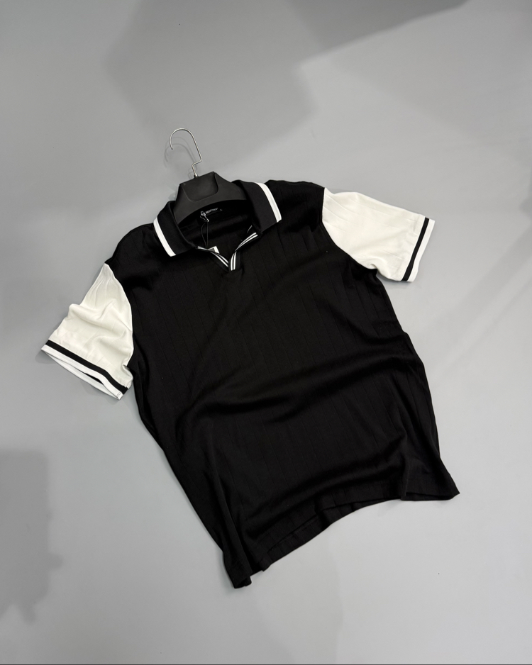 Siyah beyaz polo yaka
