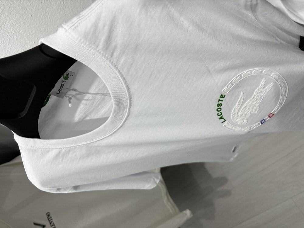 LACOSTE GÖĞÜS BASKILI T-shirt