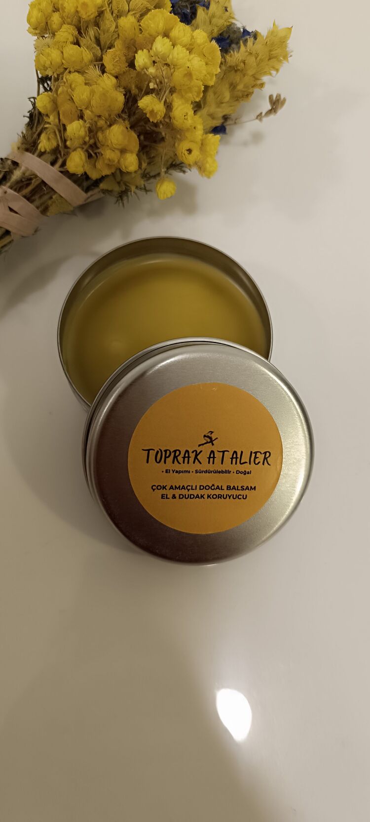 Çok Amaçlı Doğal Balsam – Bitkisel İçerikli, El Yapımı Bakım Balsamı