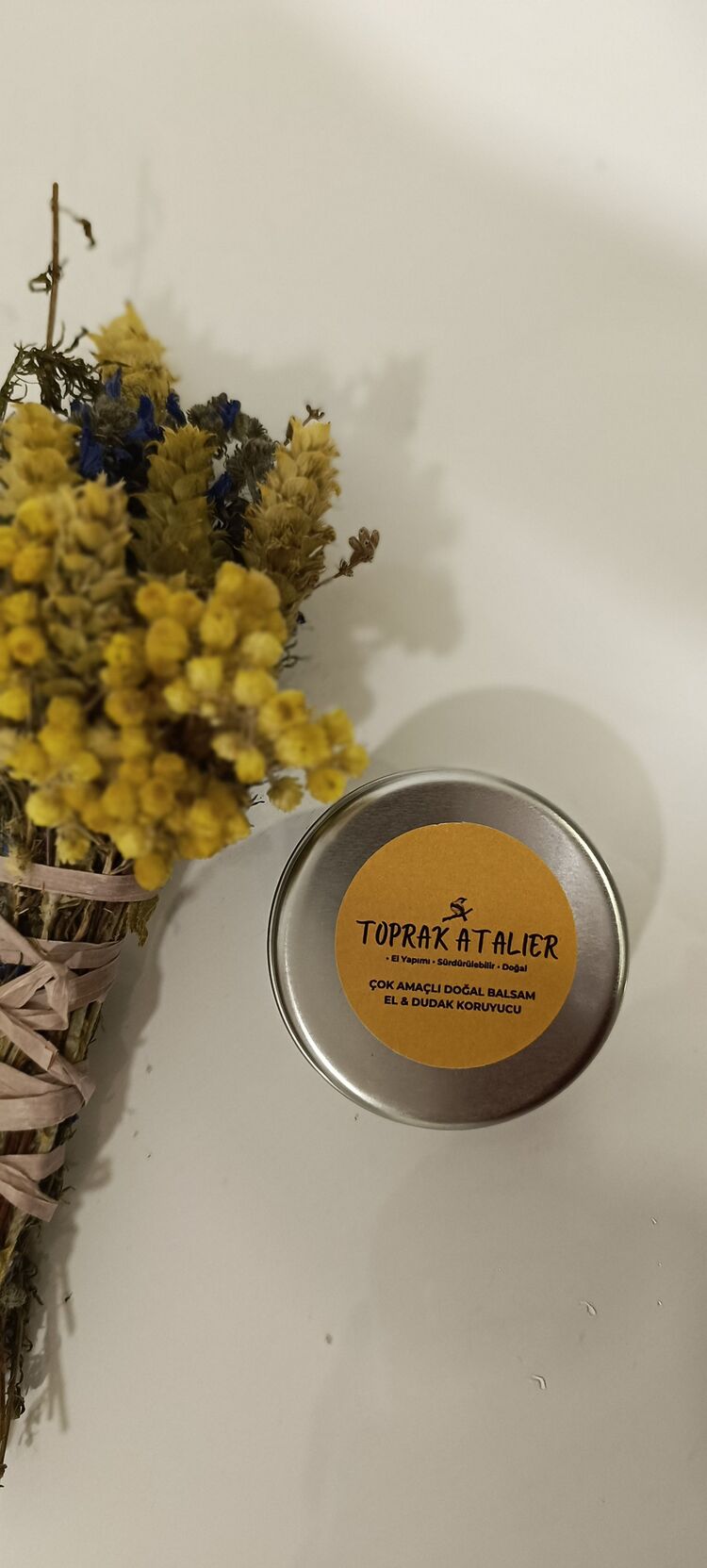 Çok Amaçlı Doğal Balsam – Bitkisel İçerikli, El Yapımı Bakım Balsamı