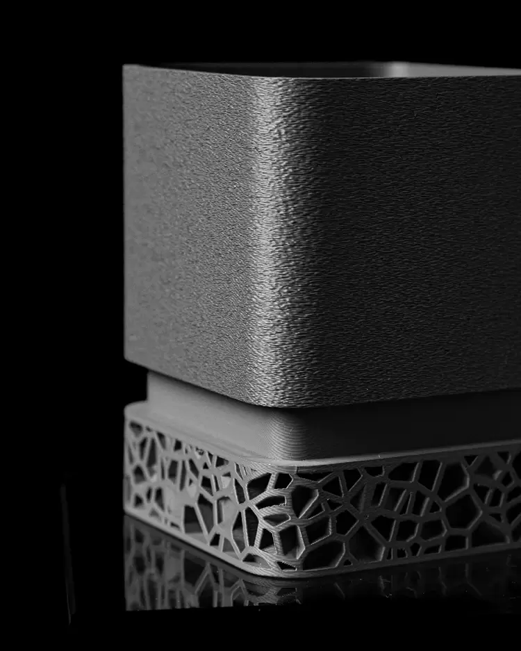 Modern Geometrik Saksı - Drenaj Delikli