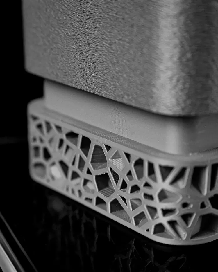 Modern Geometrik Saksı - Drenaj Delikli