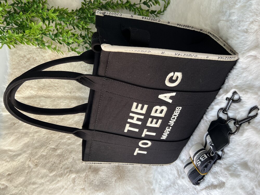 THE TOTEBAG MARC JACOBS