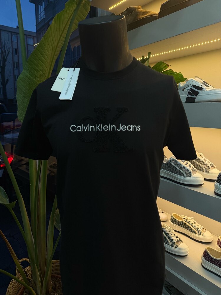 Calvin Klein Premium Tişört
