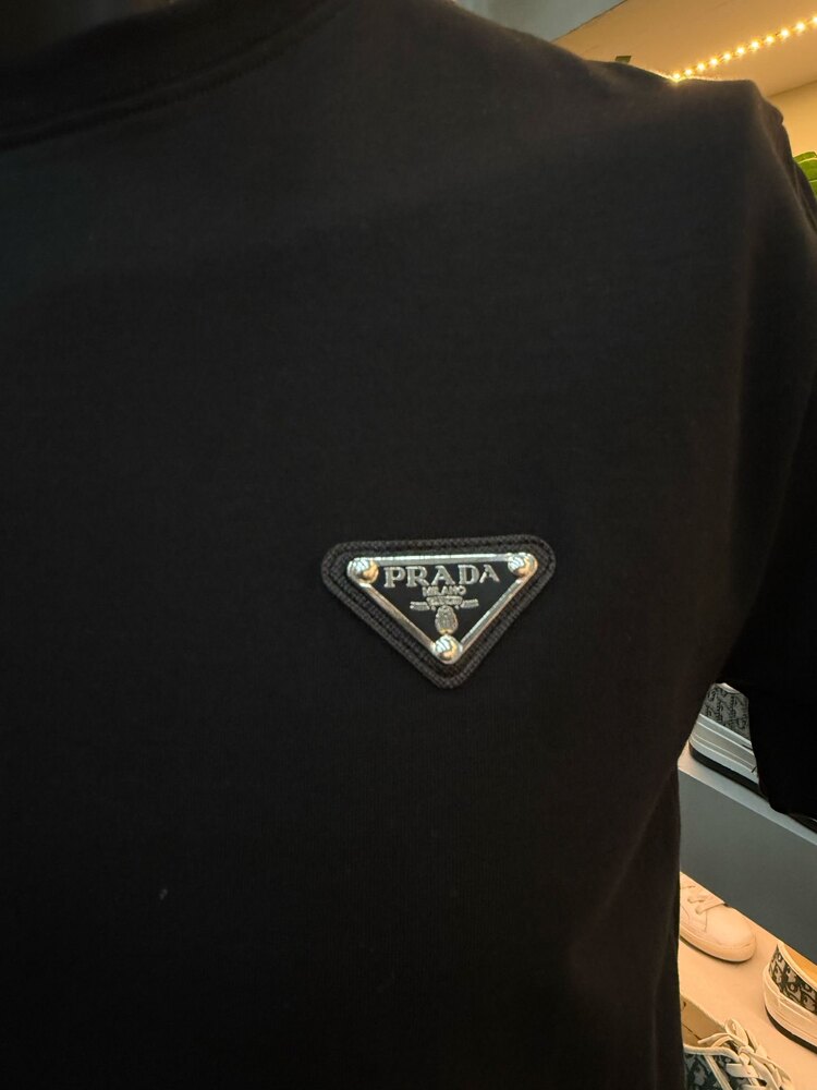 Prada Premium ‘Demir Logo’ Tişört