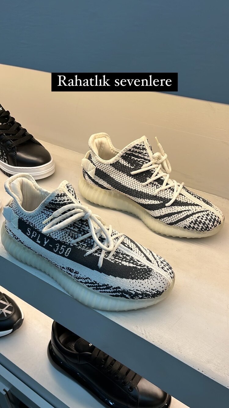 Adidas Yeezy Zebra