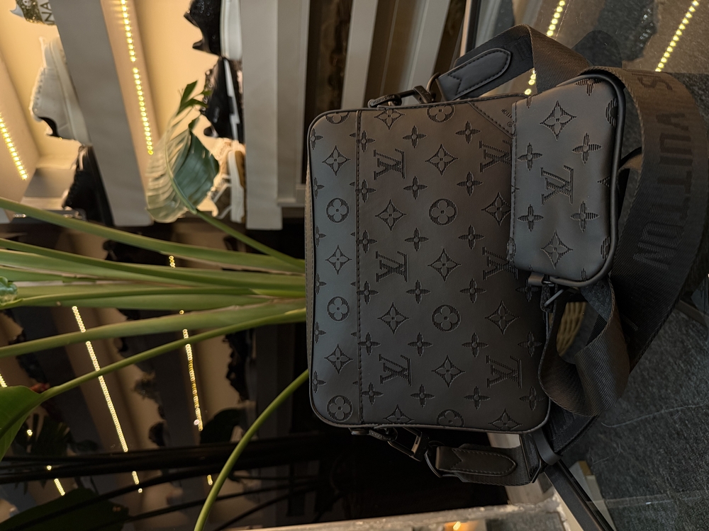 Louis Vuitton Askılı Çanta