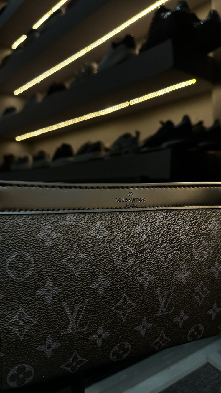 Louis Vuitton Premium Clatch