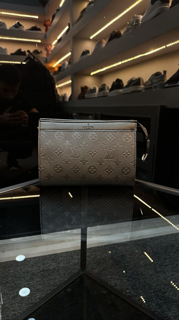 Louis Vuitton Premium Clatch