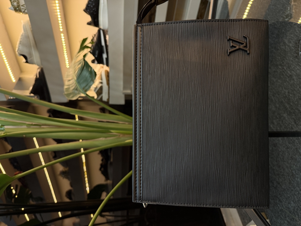 Louis Vuitton Epi Pochette