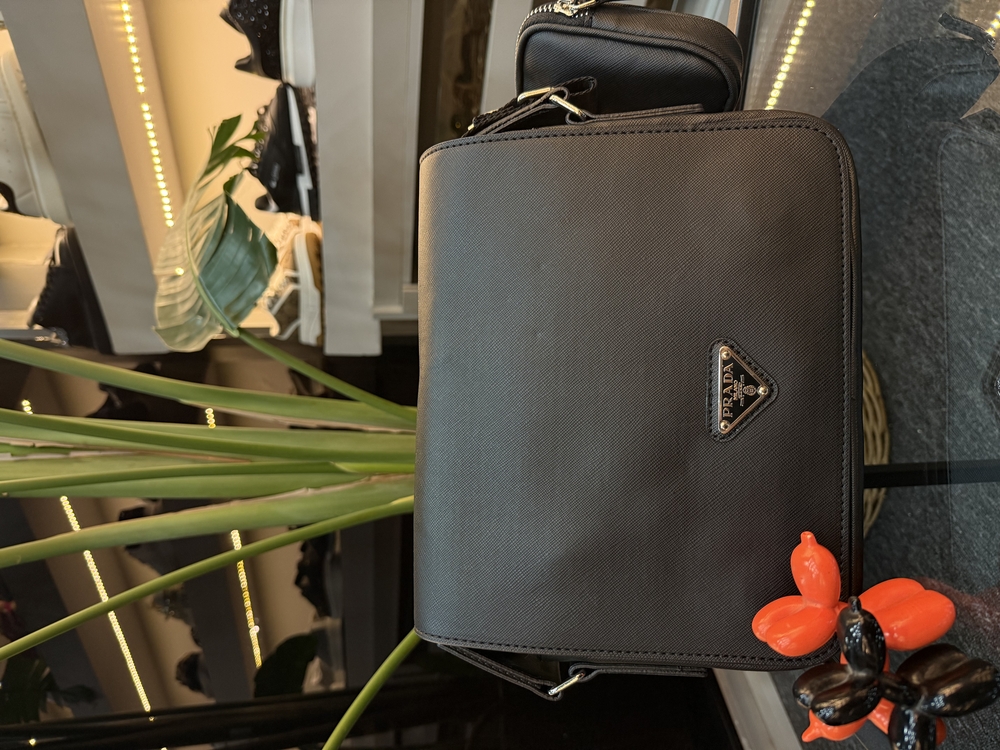 Prada Omuz Çantası