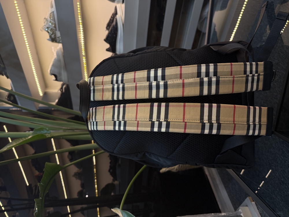 Burberry Sırt Çantası