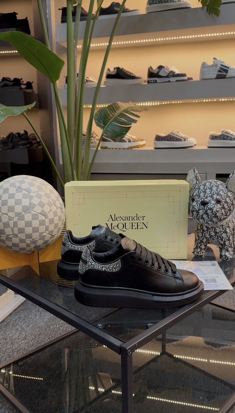 Alexander Mcqueen