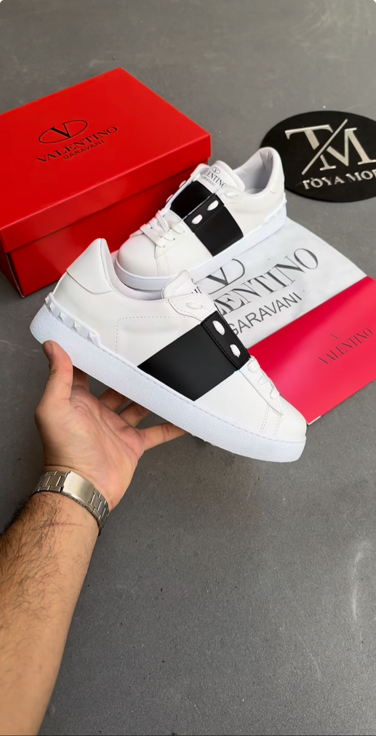Valentino Garavani Zımbasız Yeni Sezon