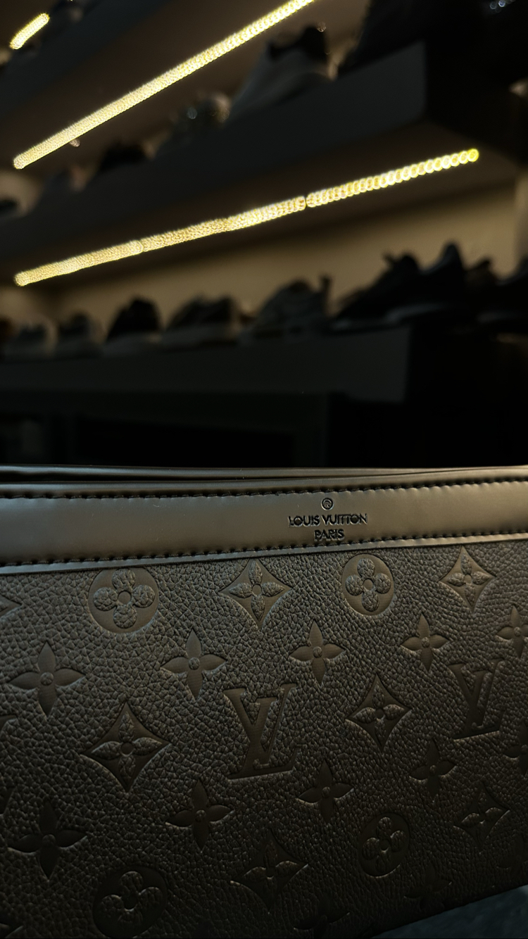 Louis Vuitton Premium Clatch