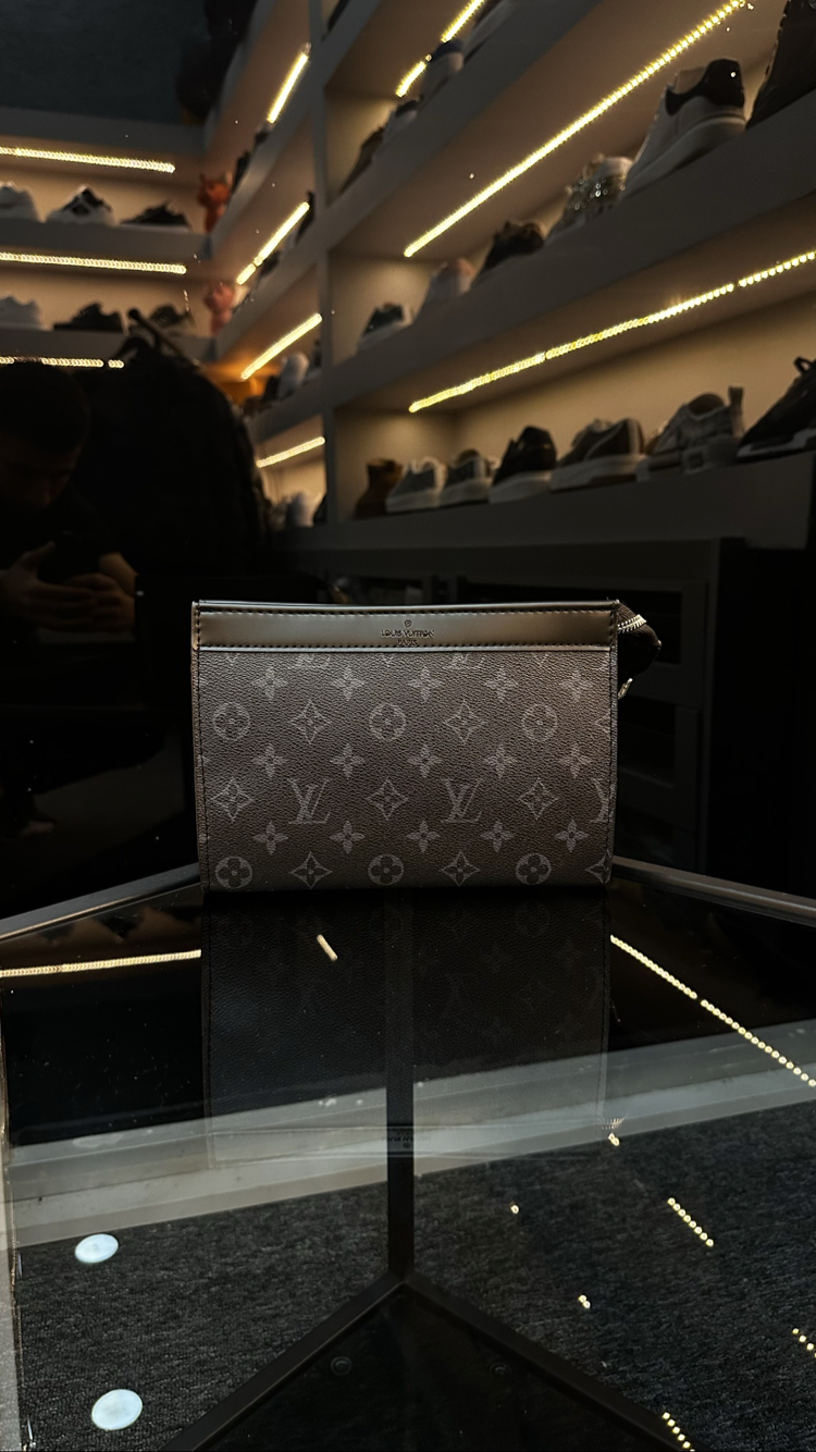 Louis Vuitton Premium Clatch