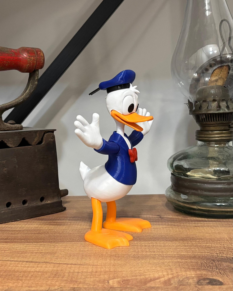 Donald Duck Koleksiyon Figürü – Dekoratif Oyuncak – Masaüstü / Kitaplık Süs Eşyası