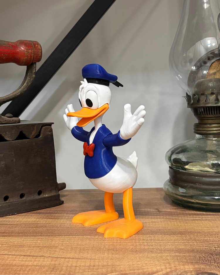 Donald Duck Koleksiyon Figürü – Dekoratif Oyuncak – Masaüstü / Kitaplık Süs Eşyası