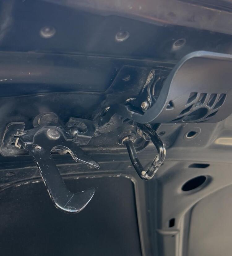 Audi A3 8P (2003-2012) Kaput Kilidi Mandalı  
