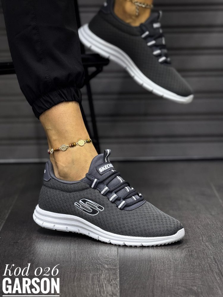 SKECHERS