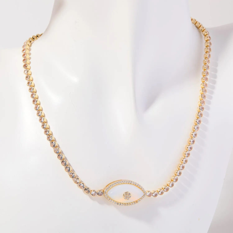 Beyaz Cam Göz Gold Choker