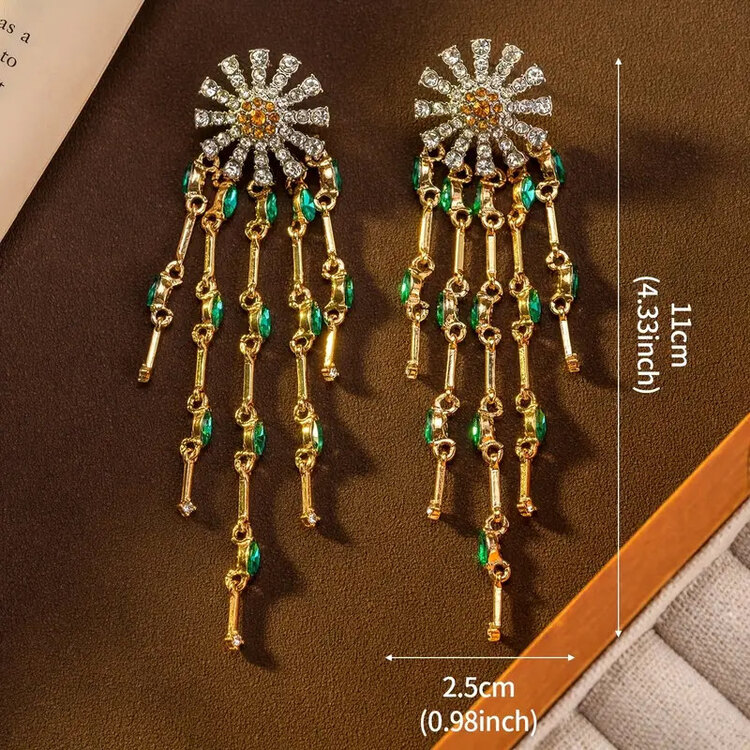 Çiçek Figürlü Zirkon Taşlı Sallantılı Küpe 