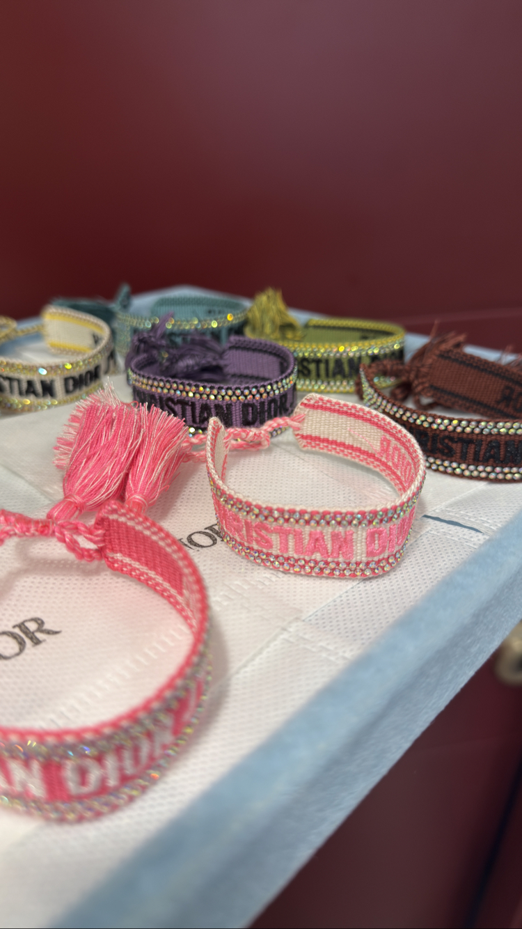 Dior Beyaz Pembe Taşlı İp Bileklik 