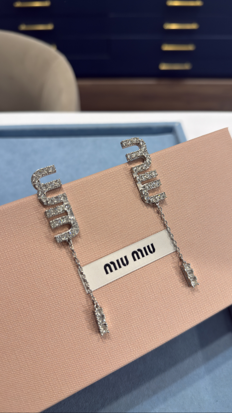 Miu Silver Taşlı Sallantılı İthal Küpe 