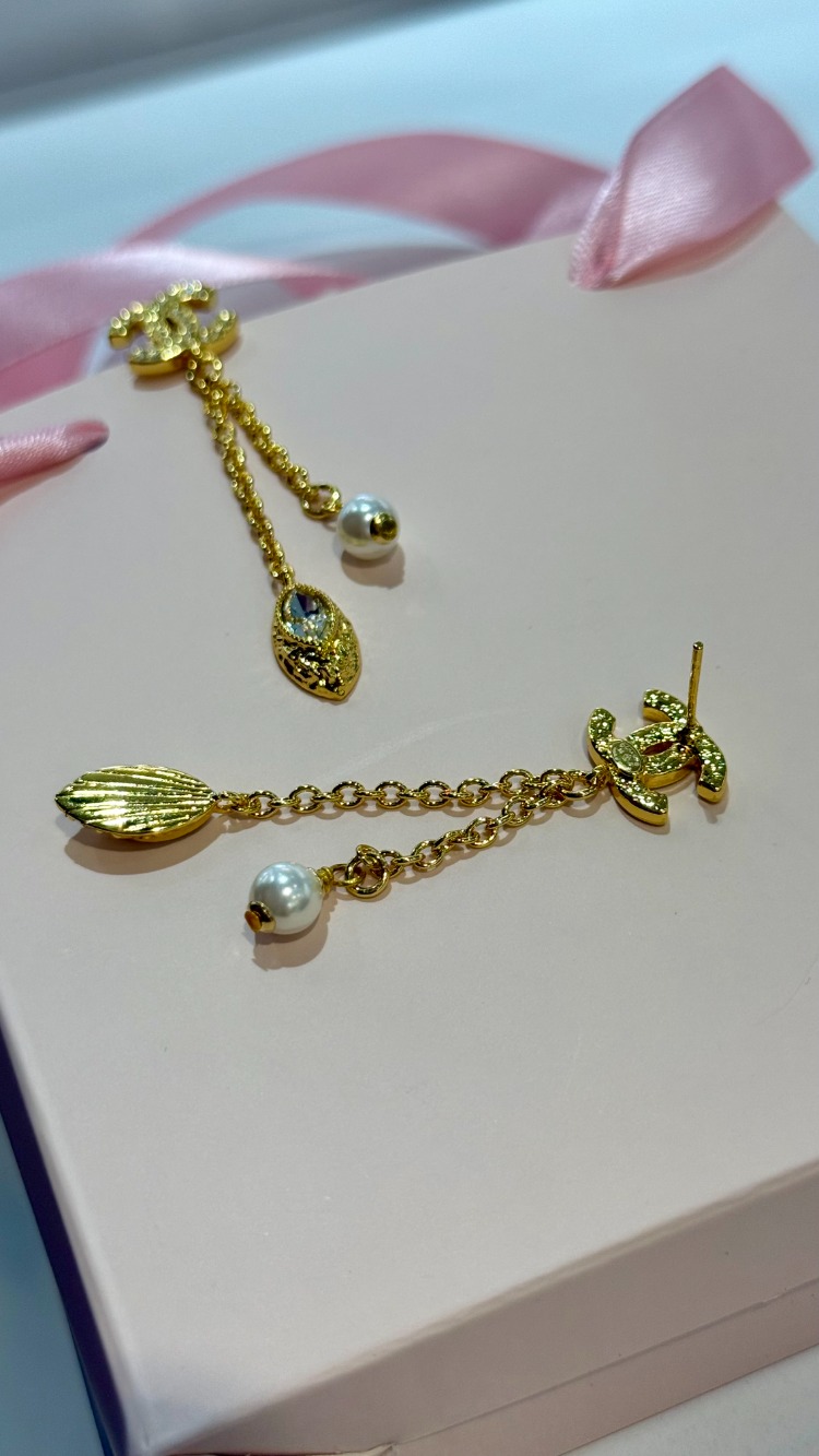 CC Pearl Details Pendant Küpe