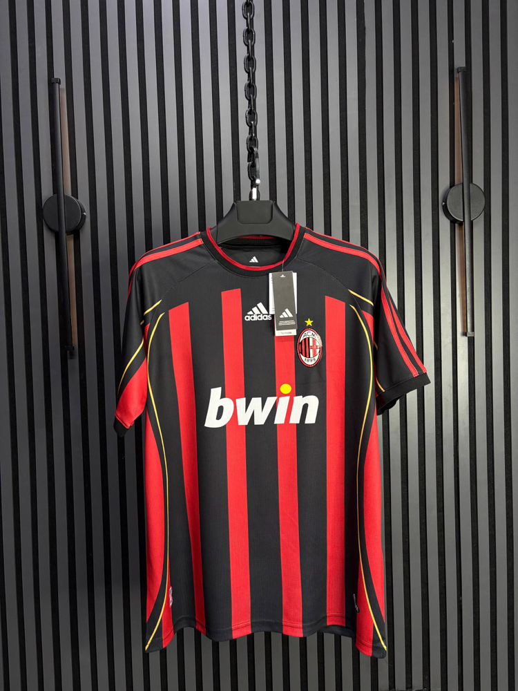 İsimsiz AC Milan Retro Forma – Bwin Sponsor