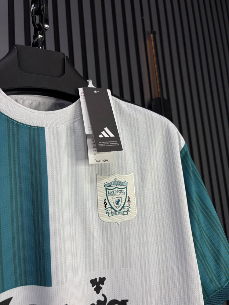 İsimsiz - Liverpool Turkuaz/Beyaz Retro Forma