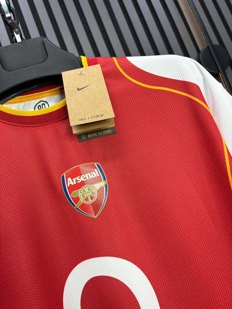 Dennis Bergkamp #10 | Arsenal 2004 Retro Forma