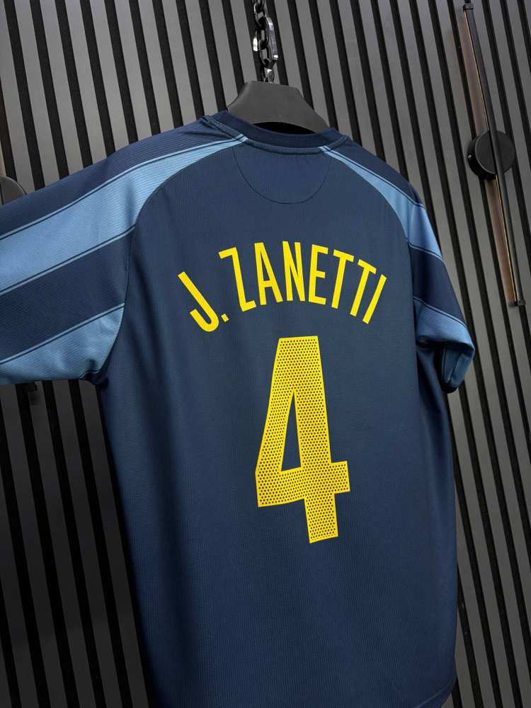 J. Zanetti #4 Inter 2004 Retro Forma