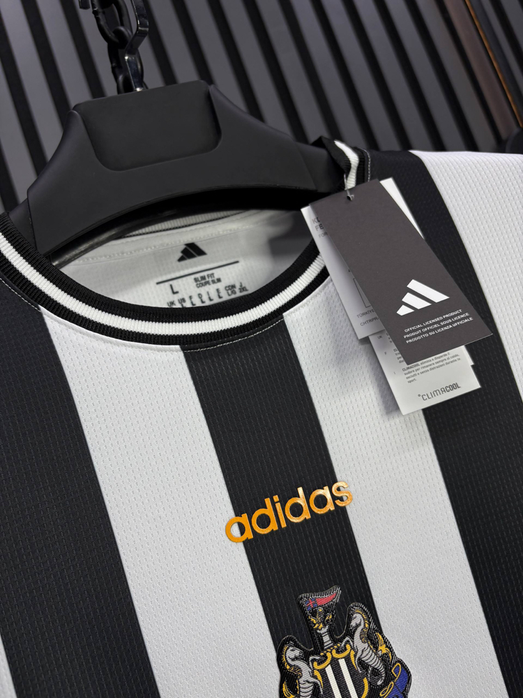 Alan Shearer #9 Newcastle United Retro Forma