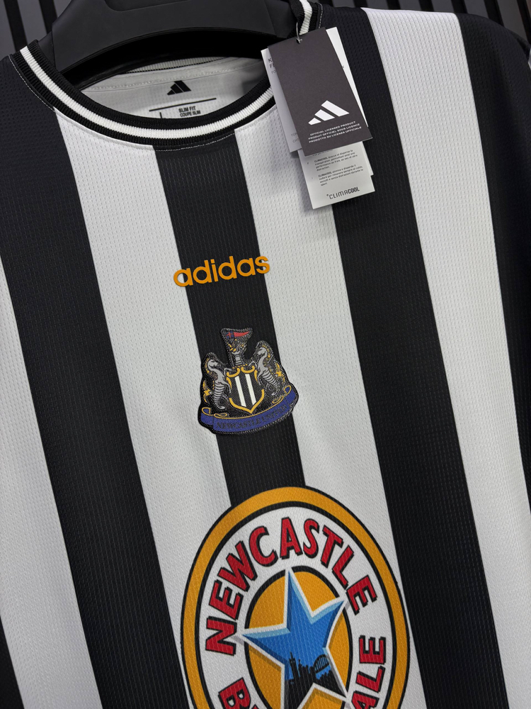 Alan Shearer #9 Newcastle United Retro Forma