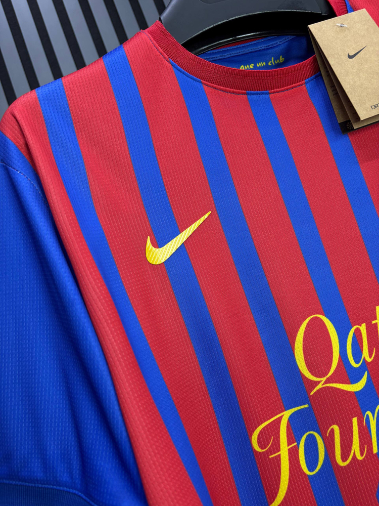 Iniesta 8 – Barcelona 2011 Retro Forma