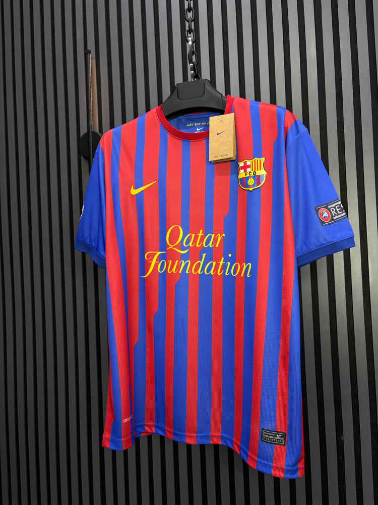 Iniesta 8 – Barcelona 2011 Retro Forma