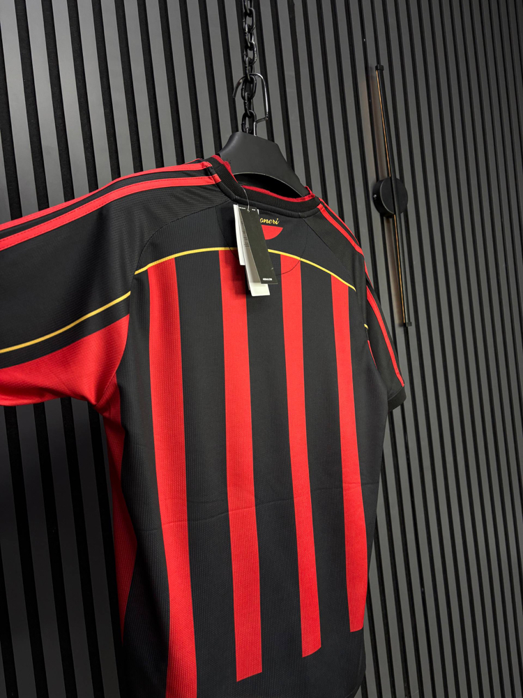 İsimsiz AC Milan Retro Forma – Bwin Sponsor