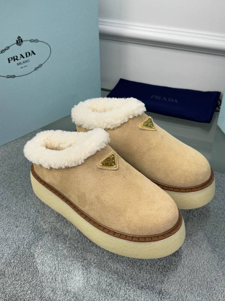 Prada Süet Kapalı Terlik