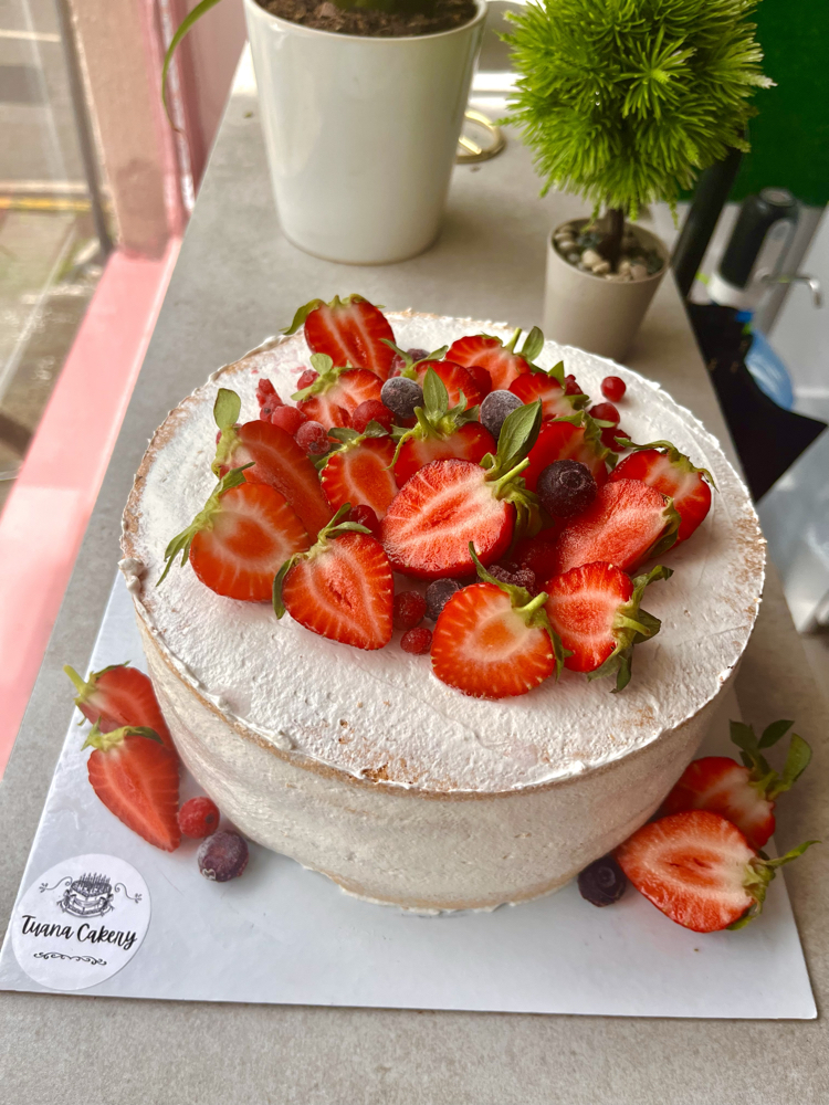 Naked cake