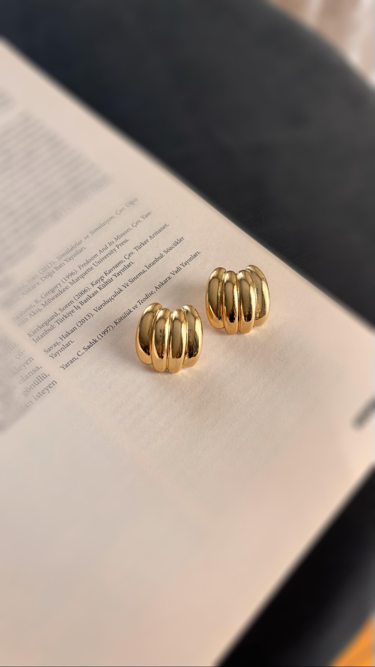 Gold minimal plaka küpe